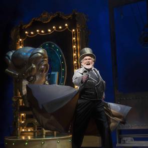 Timothy Shew as The Wizard in the National Tour of Wicked, photo by Joan Marcus