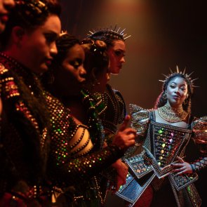 (6) Danielle Mendoza as Anna of Cleves in The North American Tour Boleyn Company of SIX. Photo by Joan Marcus(1097r2)