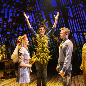PHOTO CREDIT: The Cast of The North American Tour of SHUCKED. Photo by Matthew Murphy and Evan Zimmerman.
