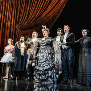 "Prima Donna" from The Phantom of the Opera North American Tour. (L to R) Melo Ludwig, Christopher Bozeka, William Thomas Evans, Midori Marsh, Daniel Lopez, Carrington Vilmont, Lisa Vroman. Photo: Matthew Murphy and Evan Zimmerman